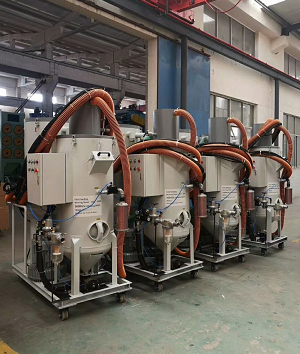 馬來西亞客戶訂購四臺環(huán)保無塵回收式噴砂機(jī)！砂管長達(dá)20米！